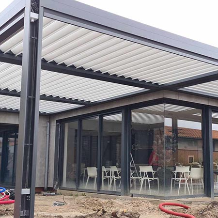 Pergolas option bioclimatique | Menuiseries David GERBEAUD Libourne Bordeaux Gironde rive droite et sud Charente-Maritime