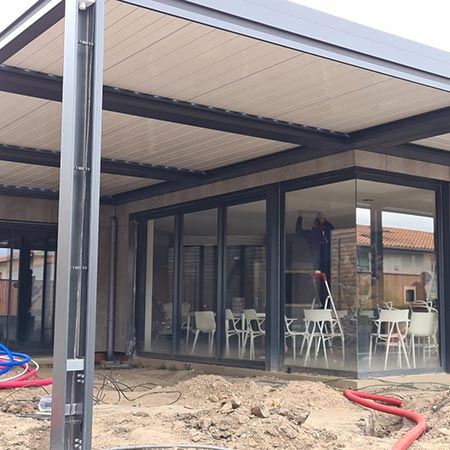 Pergolas option bioclimatique | Menuiseries David GERBEAUD Libourne Bordeaux Gironde rive droite et sud Charente-Maritime