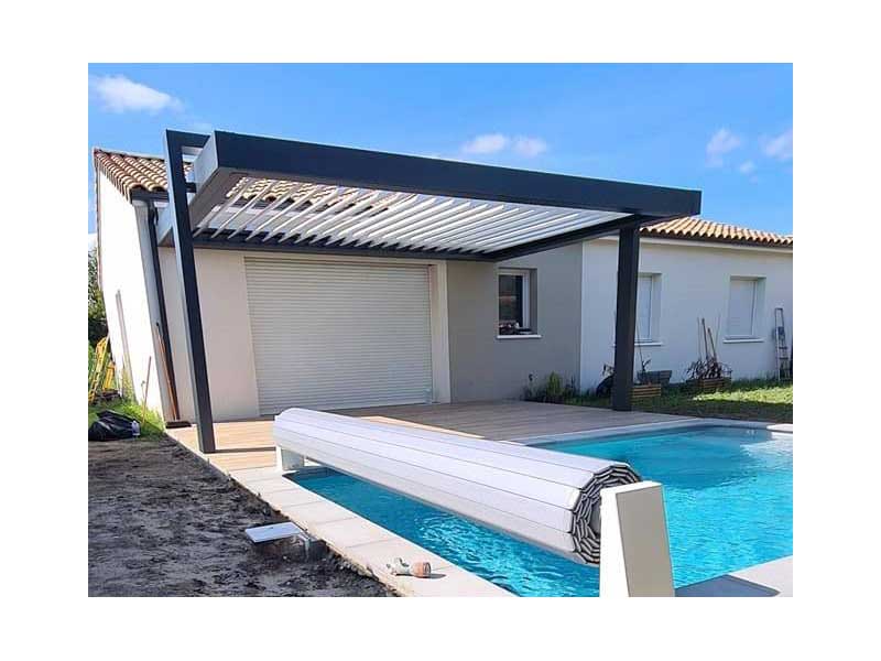 Pose d'une pergola bioclimatique adossée à la maison à Saint André de Cubzac | Menuiserie Gerbeaud David