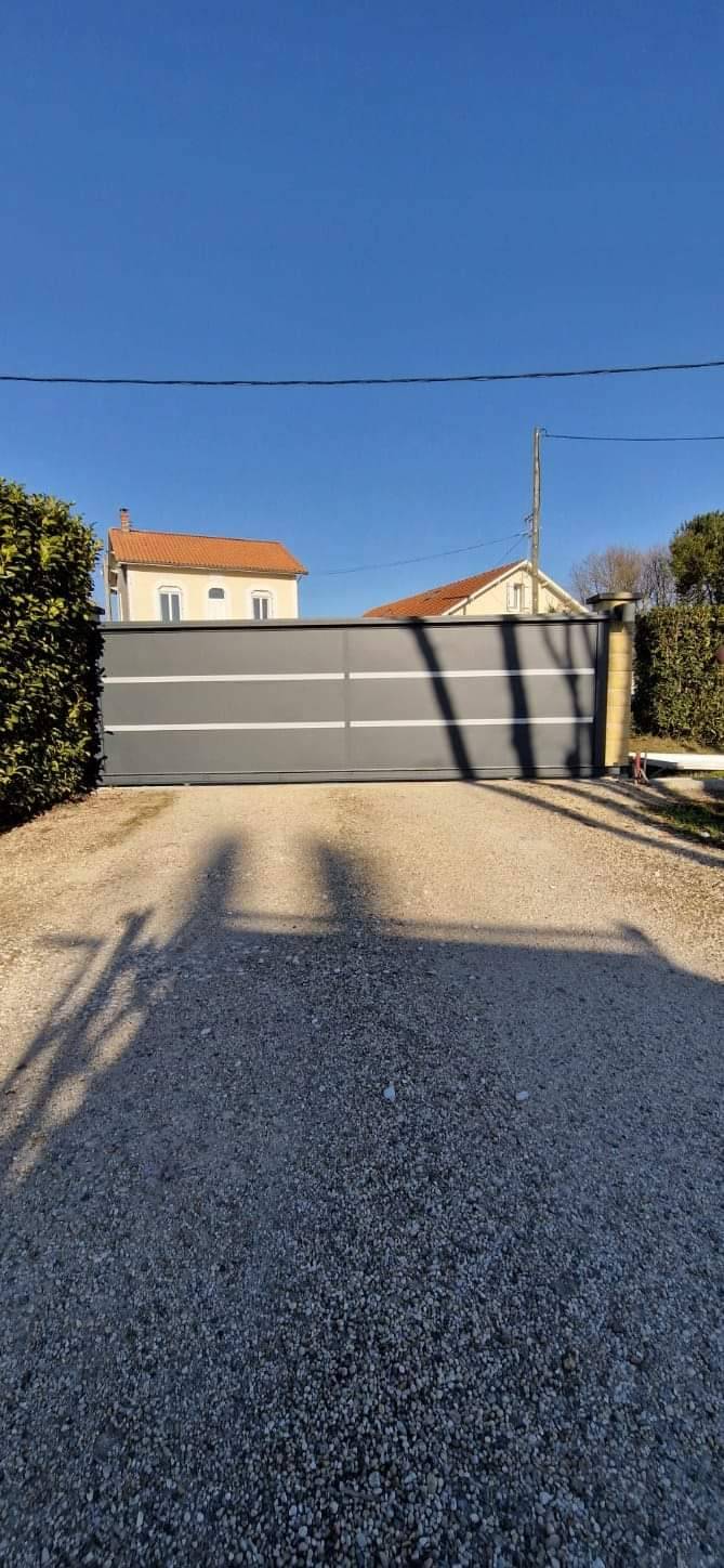 Portail en aluminium à Libourne